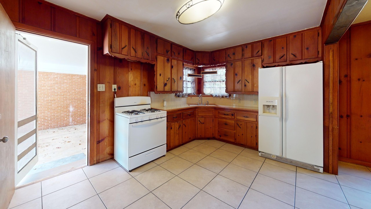 2914 Tanglewood Dr #NA - Photo 5 of 29