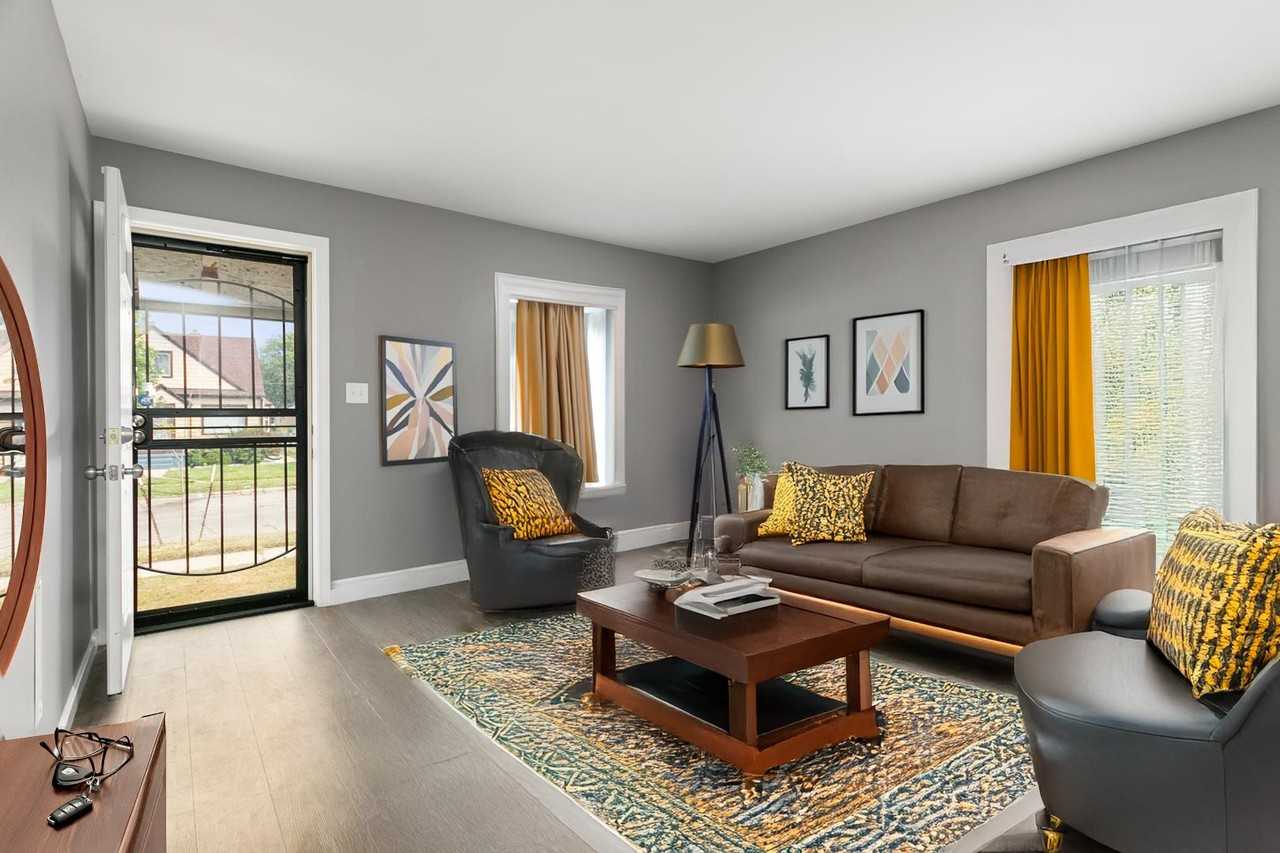 4827 N 47th St - Photo 3 of 36