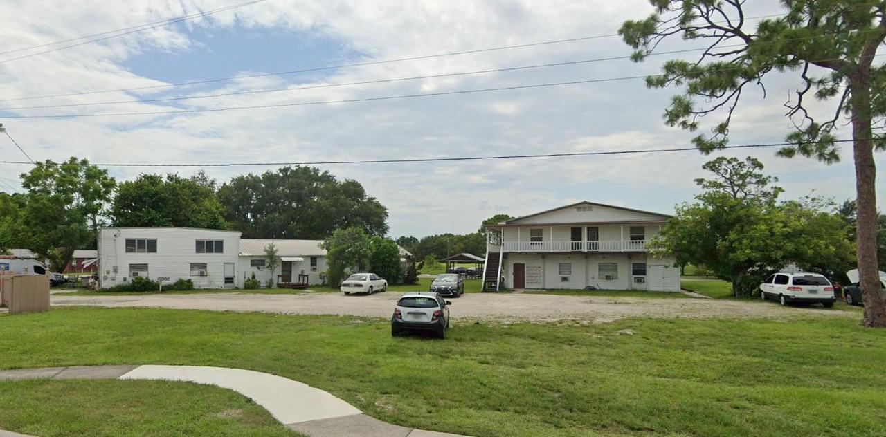 509 Center Rd - Photo 3 of 3