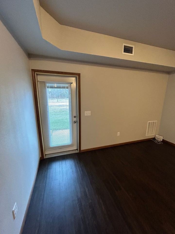 Welco West Apartments - Photo 5 of 31