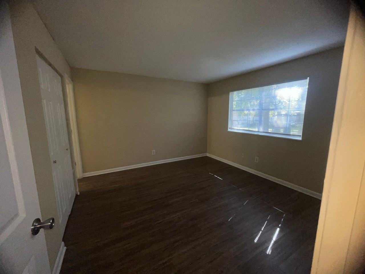 The New Meridian Apartments - Photo 5 of 15