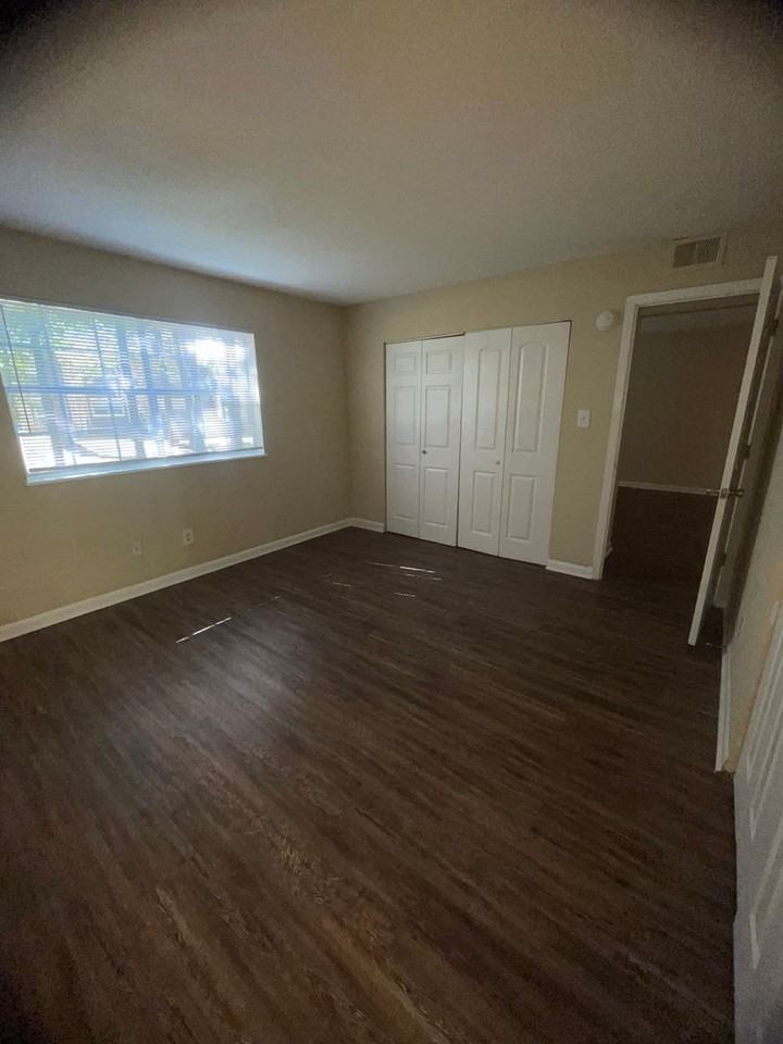 The New Meridian Apartments - Photo 6 of 15