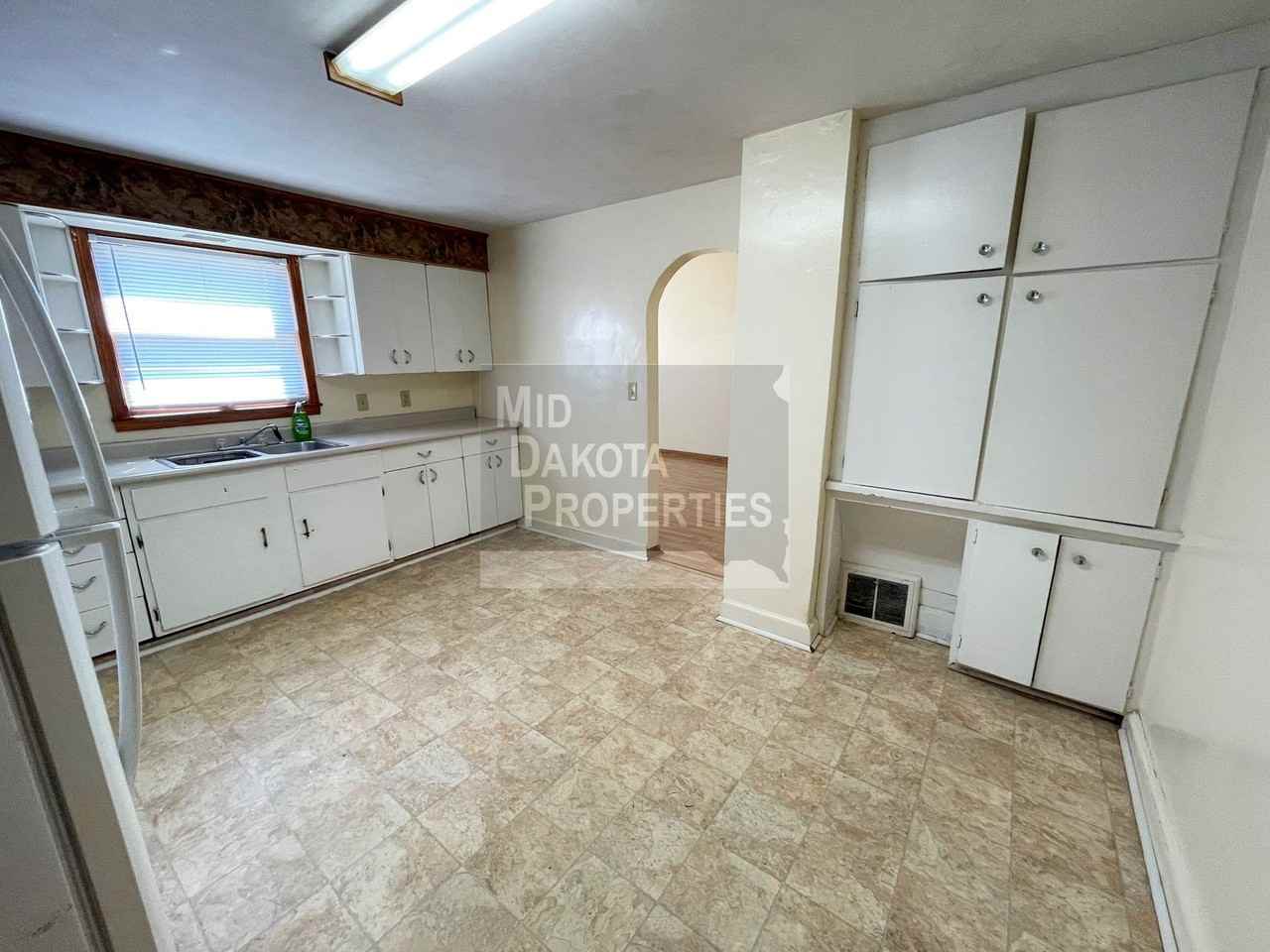 914 E 2nd Ave - Photo 5 of 12