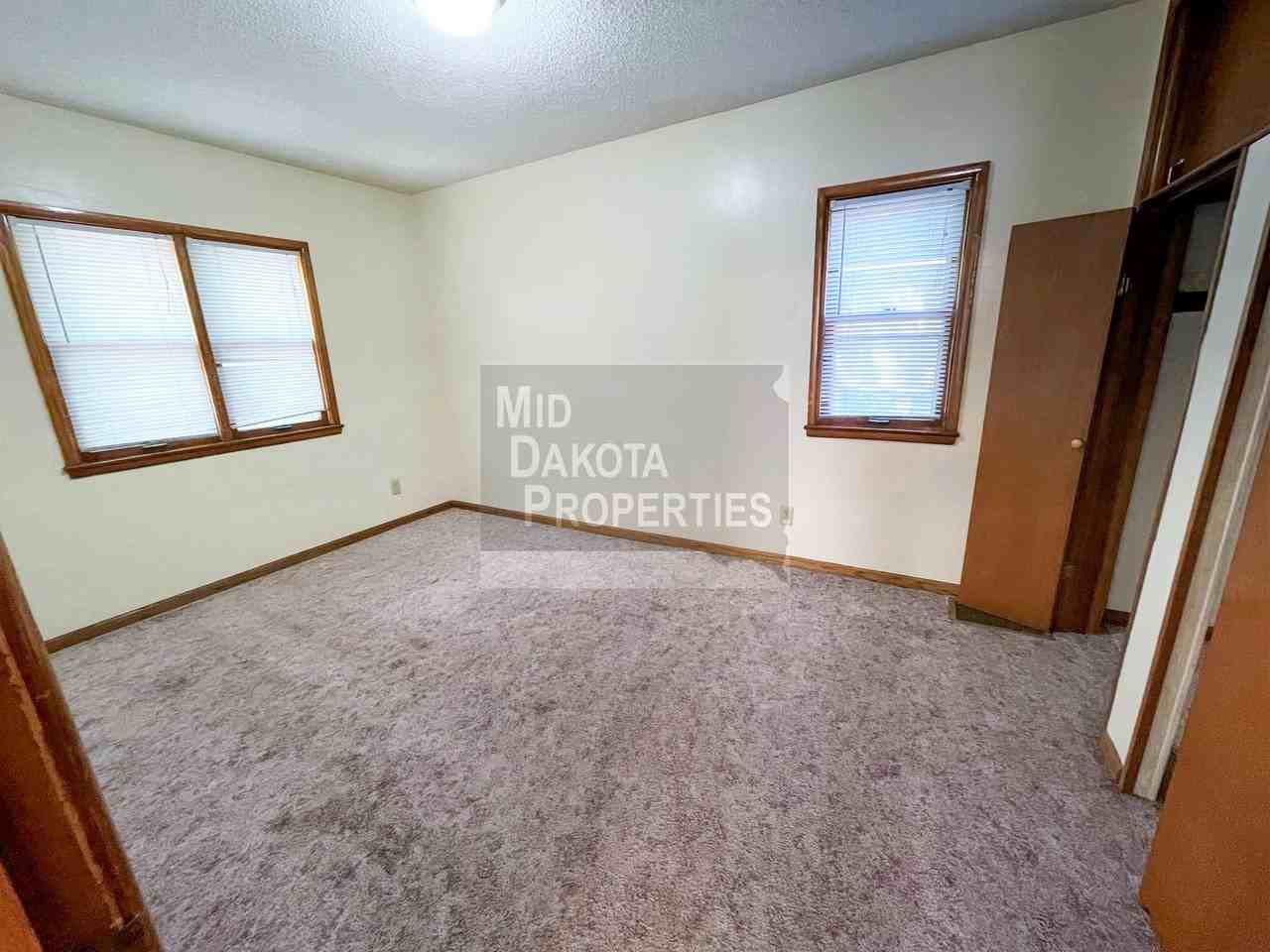 914 E 2nd Ave - Photo 7 of 12