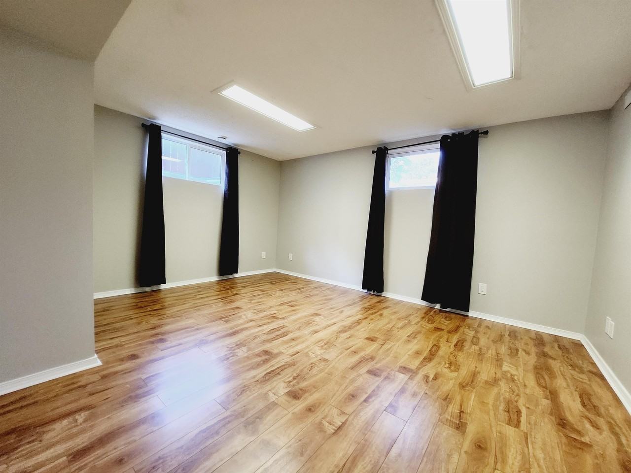 11031 152 St Nw Bsmt #BS - Photo 6 of 12
