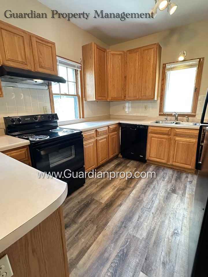 3904 14th Ave S - Photo 2 of 23