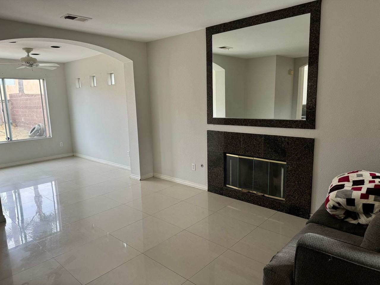 3215 Glancy Dr - Photo 2 of 22