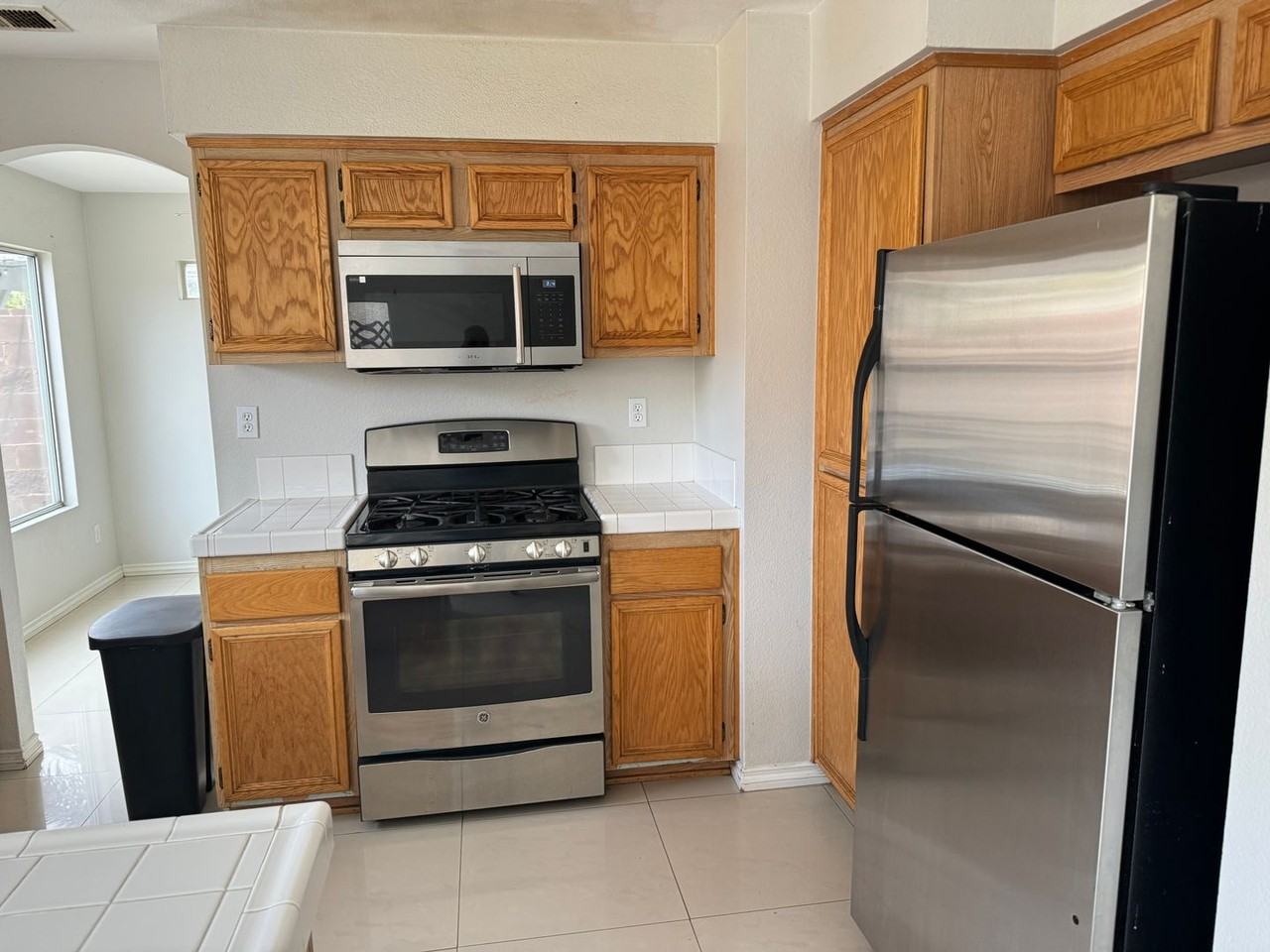 3215 Glancy Dr - Photo 3 of 22
