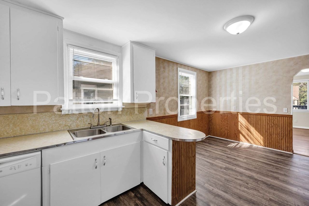 1126 Hancock Street - Photo 6 of 21