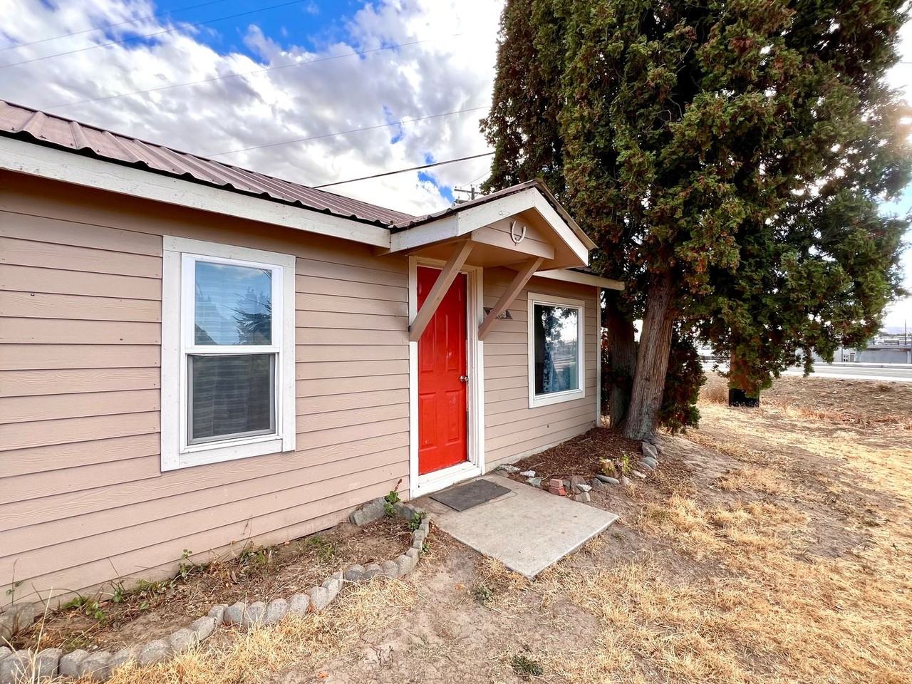 2308 Butterfield Rd #1 - Photo 3 of 15