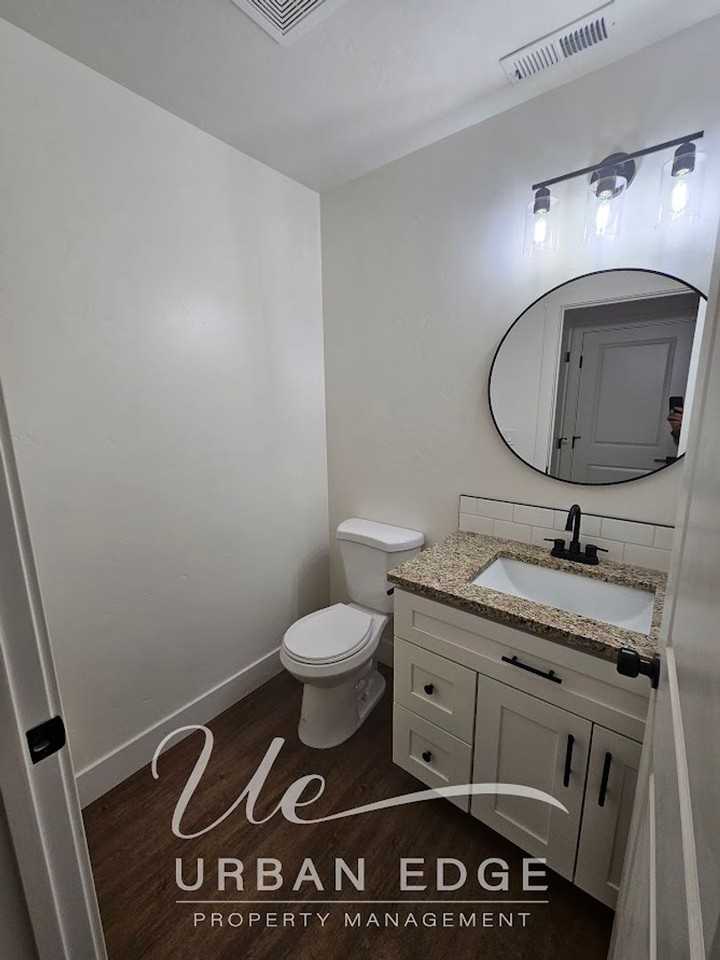 372 Nw Bradford Ave - Photo 7 of 22