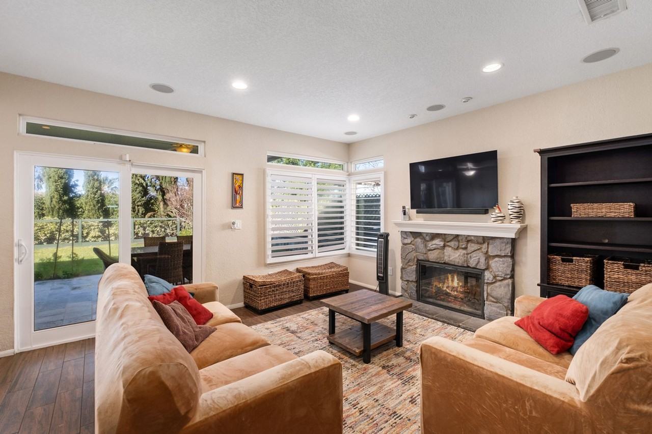 20891 Porter Ranch Rd