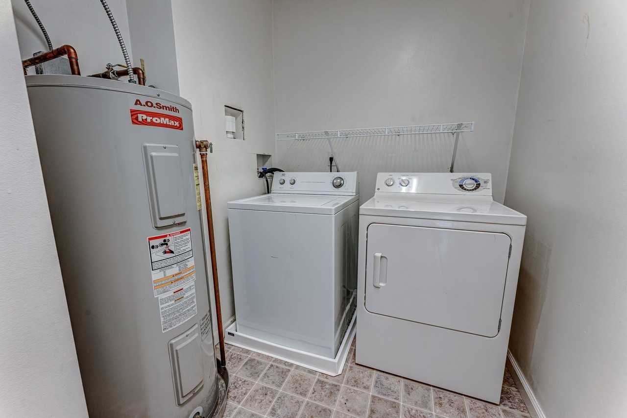 749 Garrison Ave - Photo 6 of 27