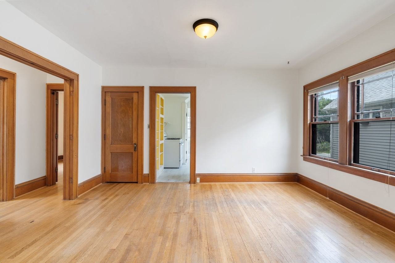 608 Ronalds Street - Photo 3 of 42