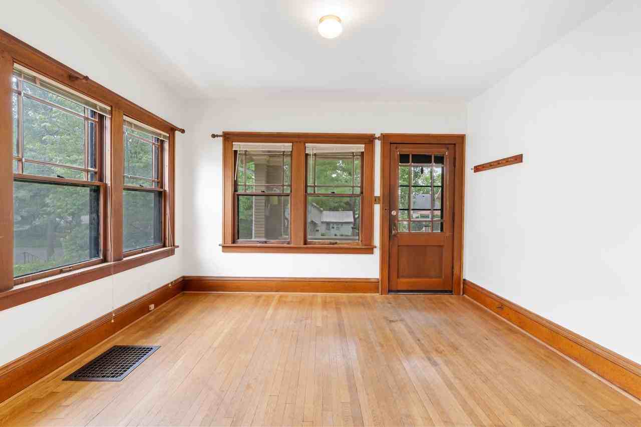 608 Ronalds Street - Photo 4 of 42