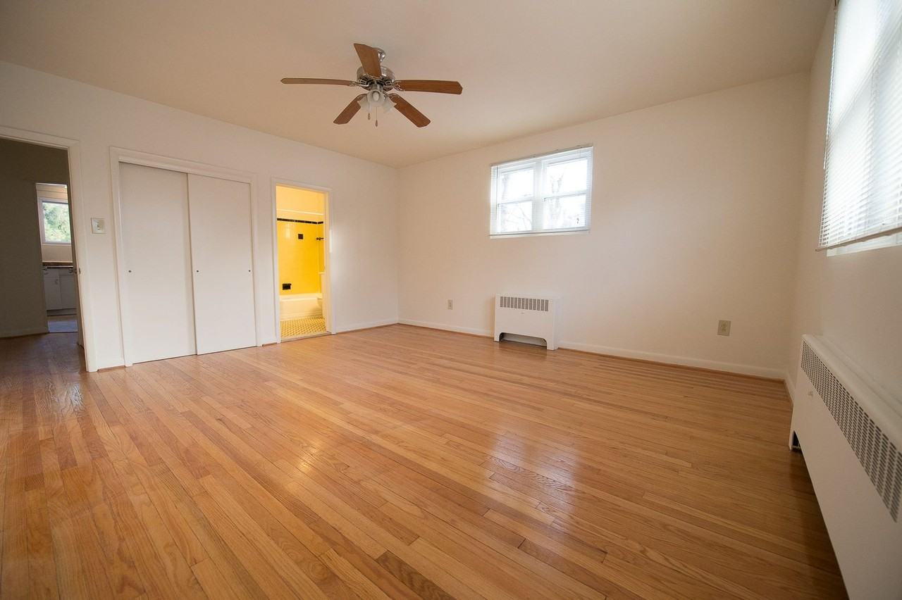 5511 Pimlico Rd - Photo 4 of 18