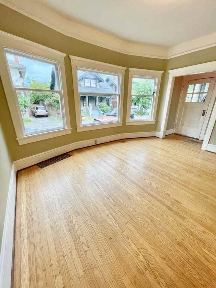 1430 Se 46th Ave - Photo 2 of 21