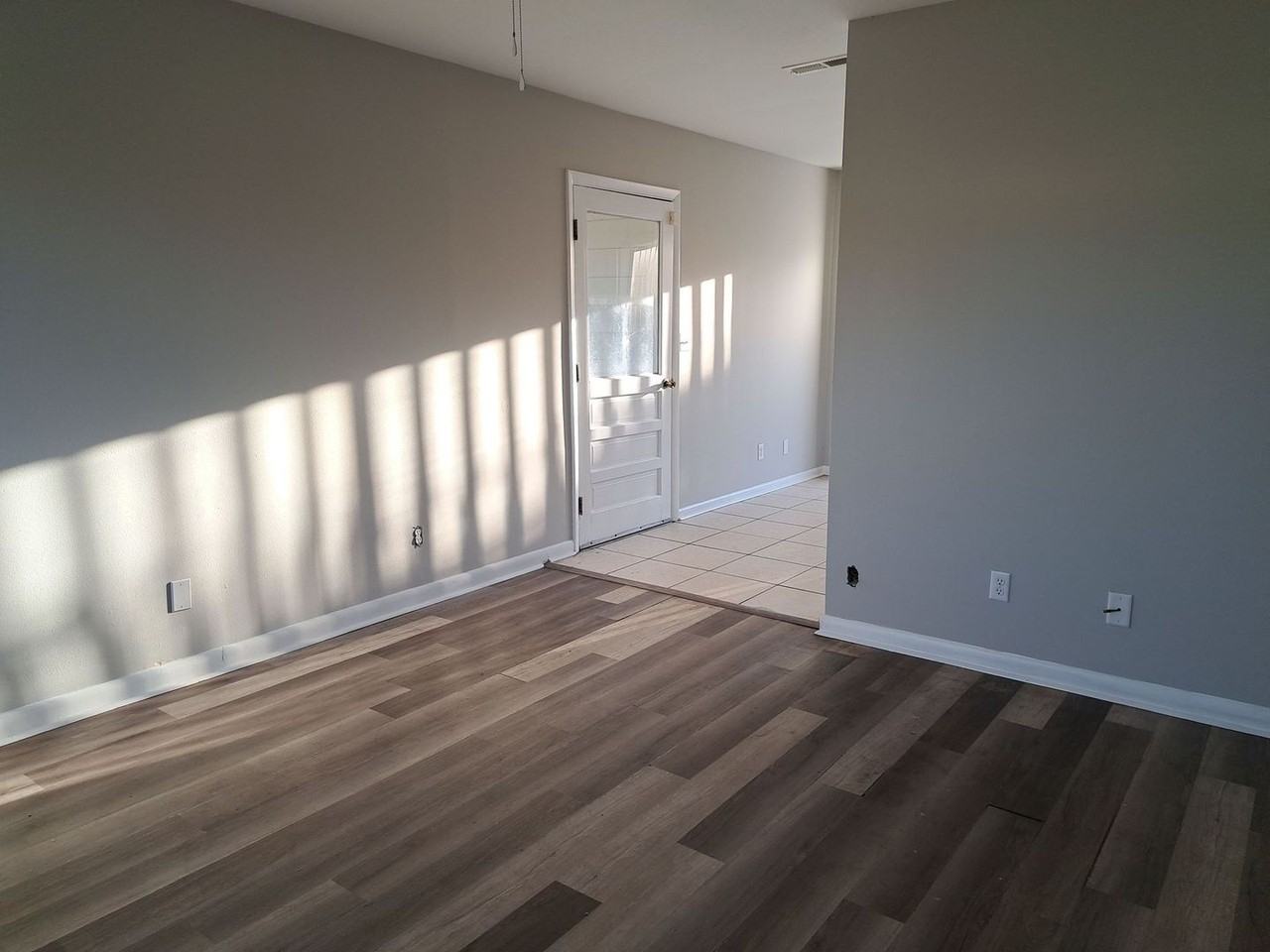 319 S Berthe Ave - Photo 4 of 17