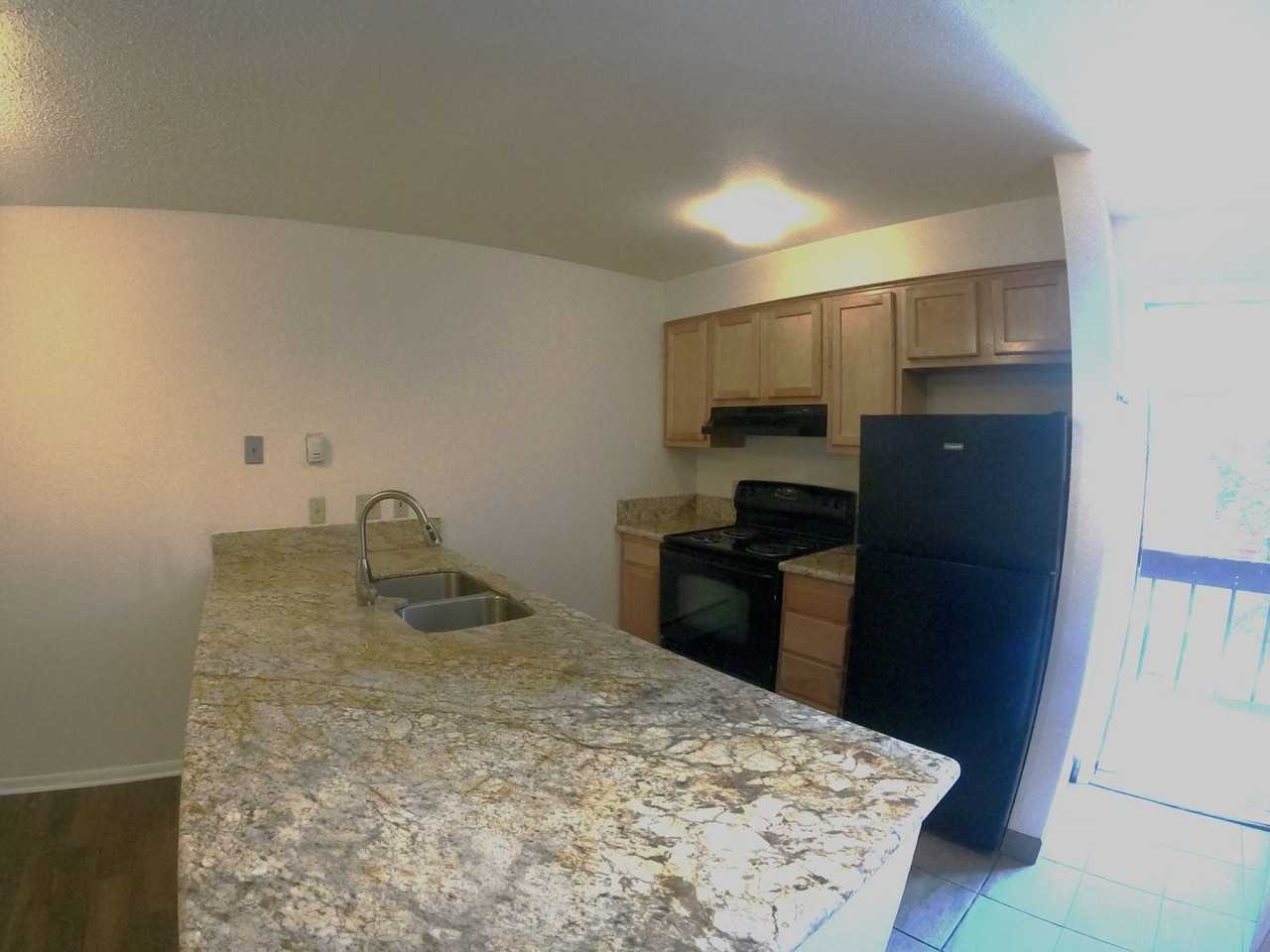 1065 University Ave #115 - Photo 2 of 13