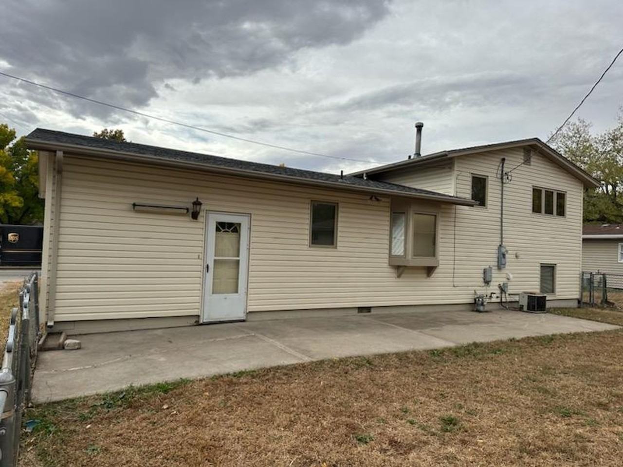 2620 State St - Photo 4 of 37