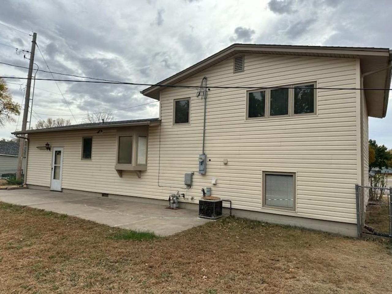 2620 State St - Photo 5 of 37