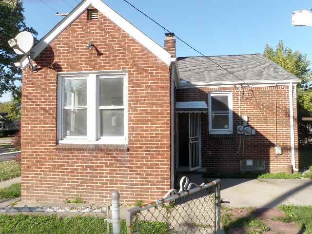 19304 Elkhart St - Photo 3 of 12