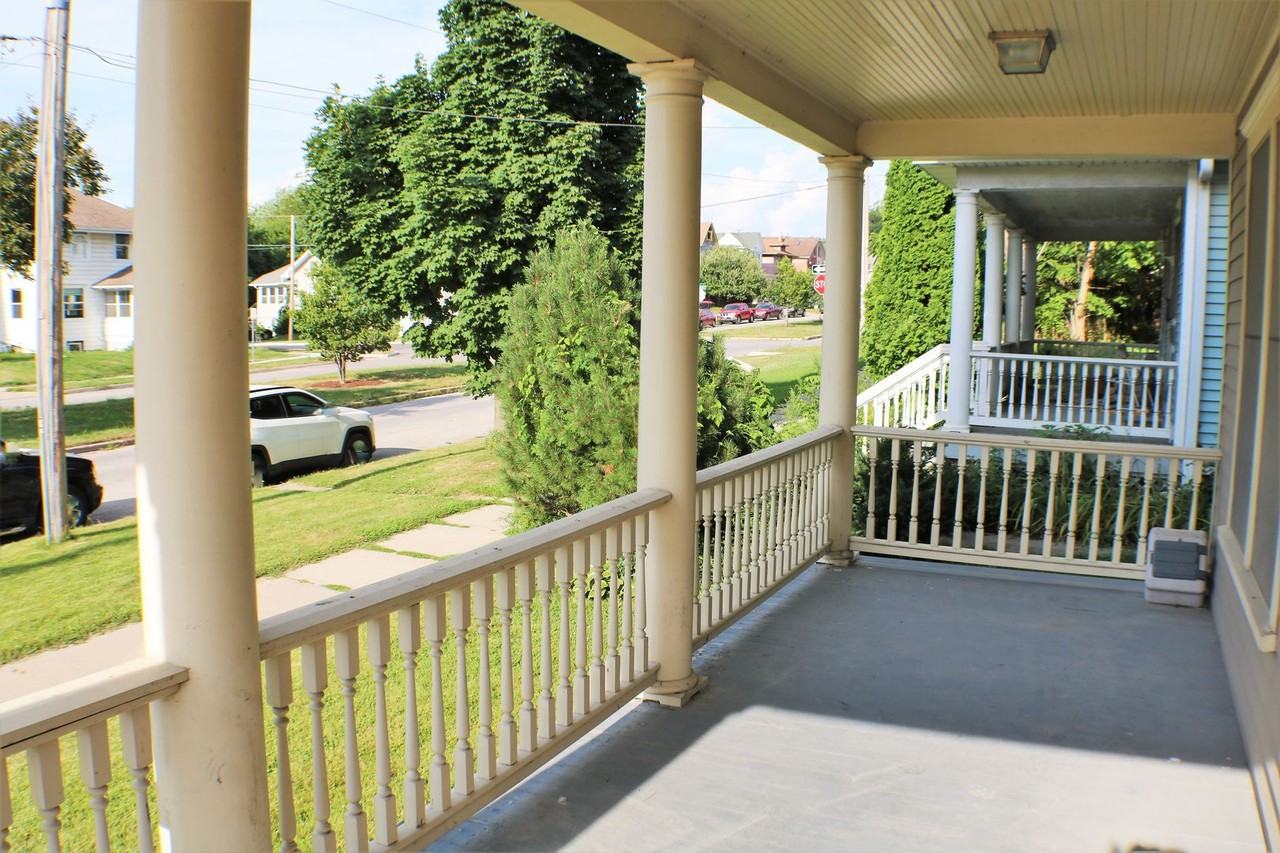 819 Iowa Ave - Photo 3 of 45