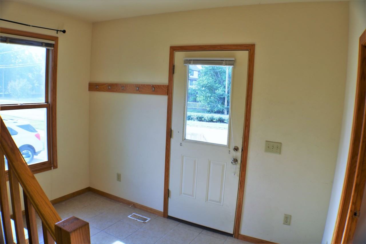 819 Iowa Ave - Photo 4 of 45