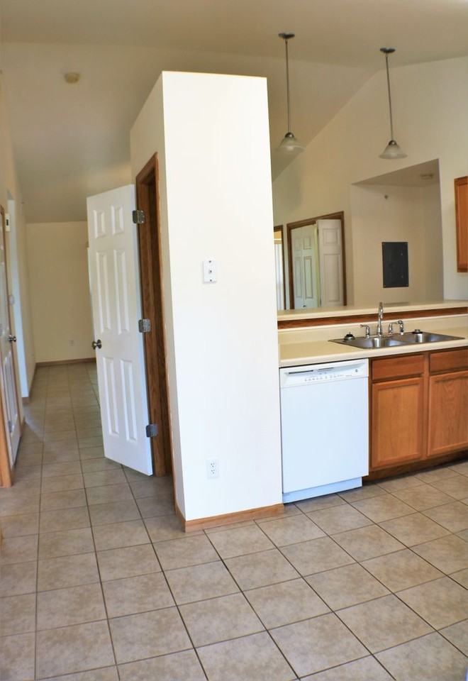 14 N Dodge St - Photo 5 of 27