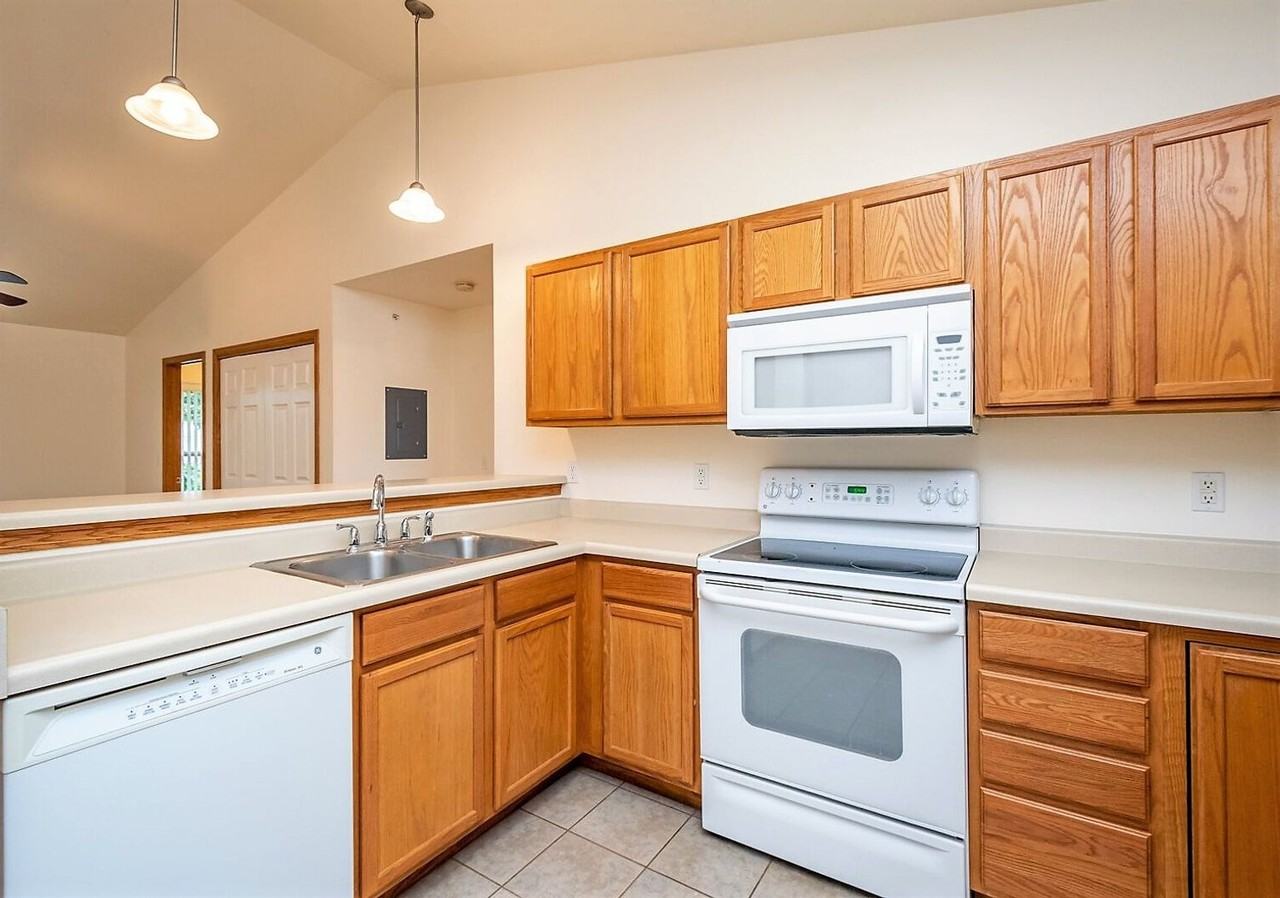 14 N Dodge St - Photo 6 of 27