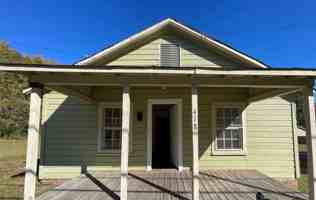 featured image of 418 Gardner St