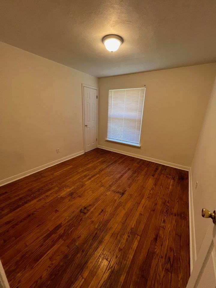 6625 Donald St - Photo 7 of 10