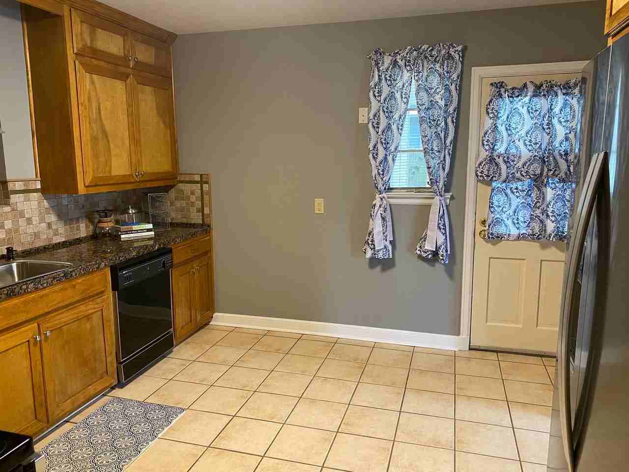 2915 Ashley Ave - Photo 7 of 25