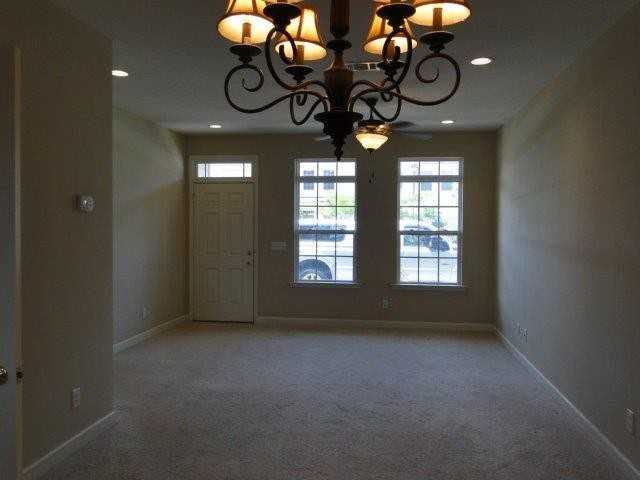 127 Governors Blvd - Photo 2 of 8
