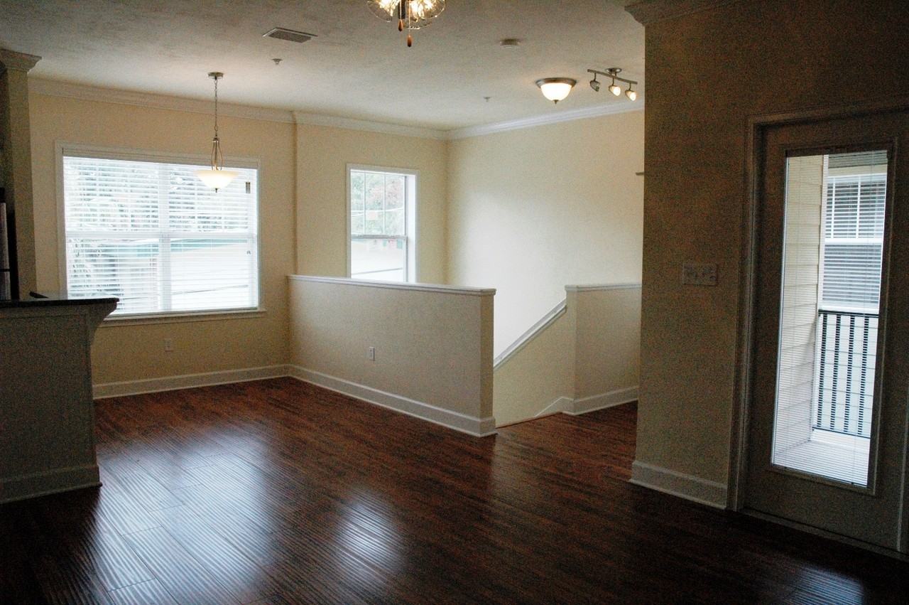 1113 Sw 6th Ave - Photo 4 of 10