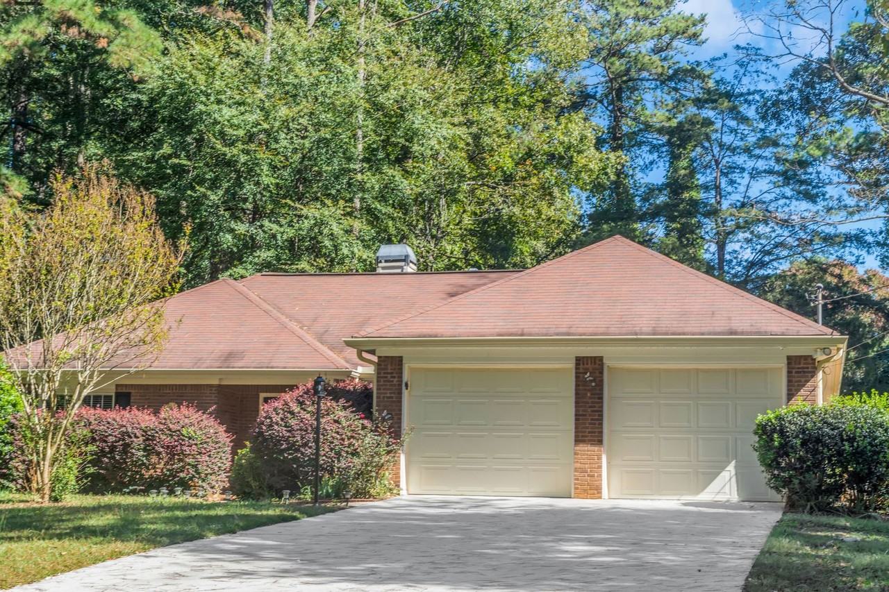 213 Robin Lane - Photo 2 of 33