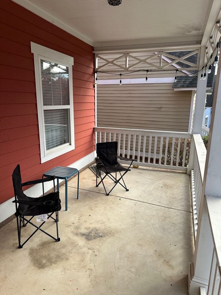 2230 Lakeside Dr - Photo 3 of 17