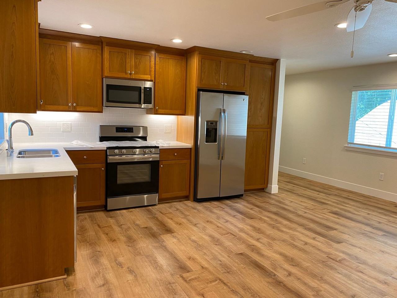 606B West St - Photo 3 of 31