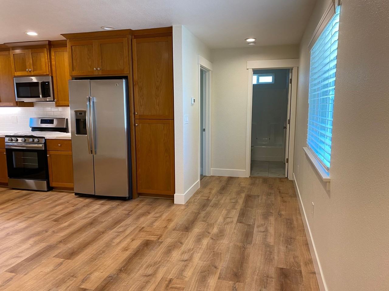 606B West St - Photo 4 of 31