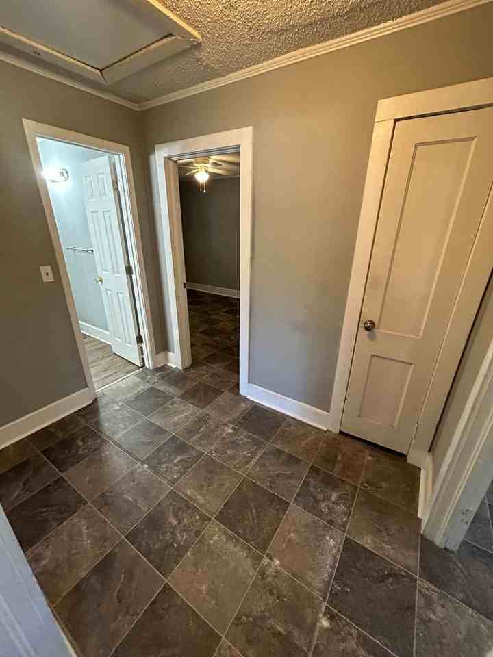 34 Webb Ave - Photo 3 of 20