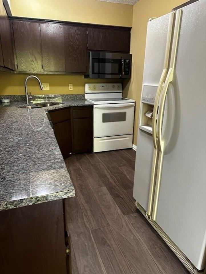 4228 W 124th St - Photo 3 of 13
