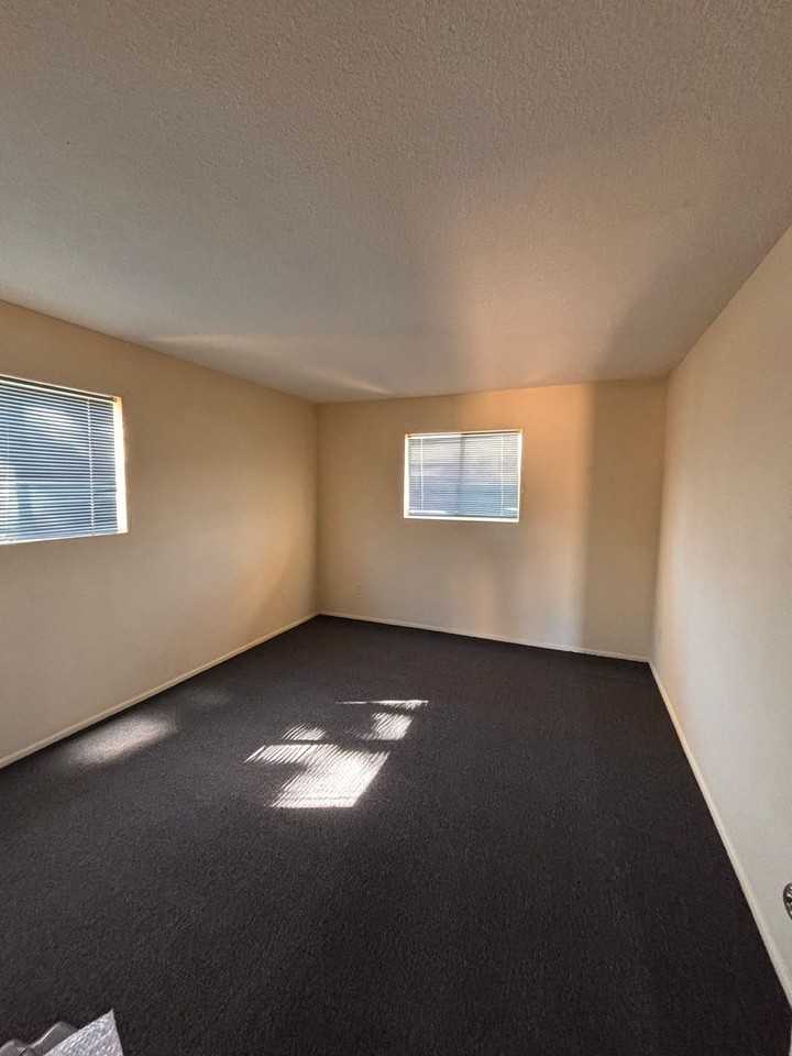 7126 Palo Alto Ave - Photo 7 of 9