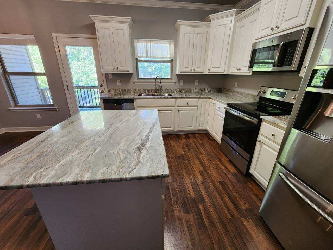 2448 Pleasant Willow Dr - Photo 3 of 15