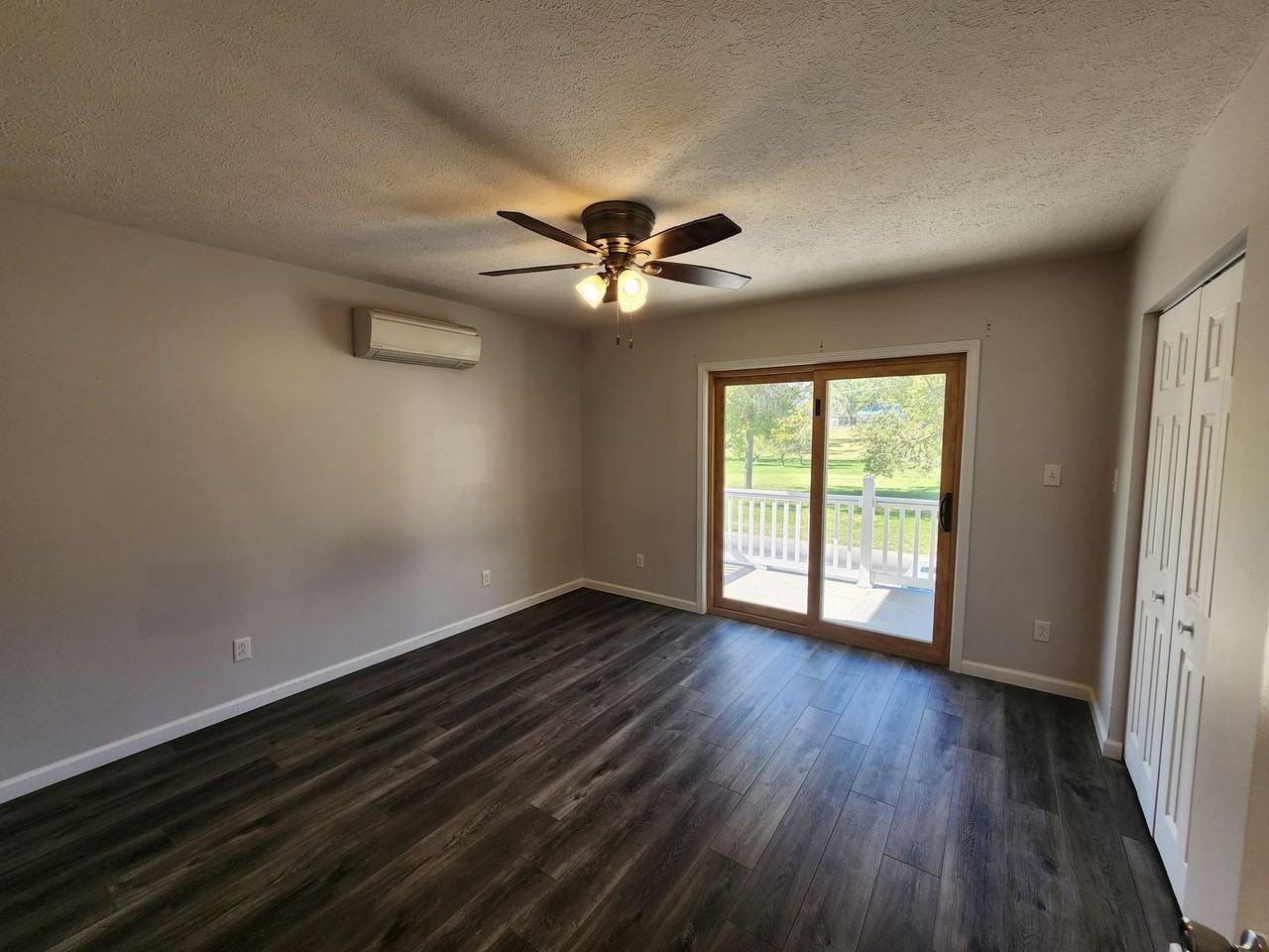 437 N 6th St - Photo 3 of 6
