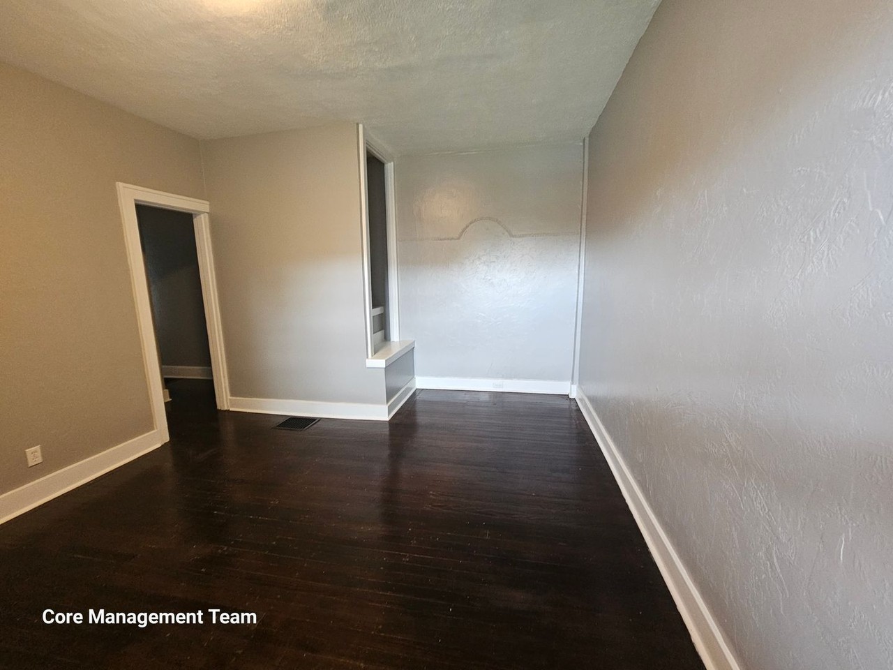 194 Knox Ave - Photo 2 of 10