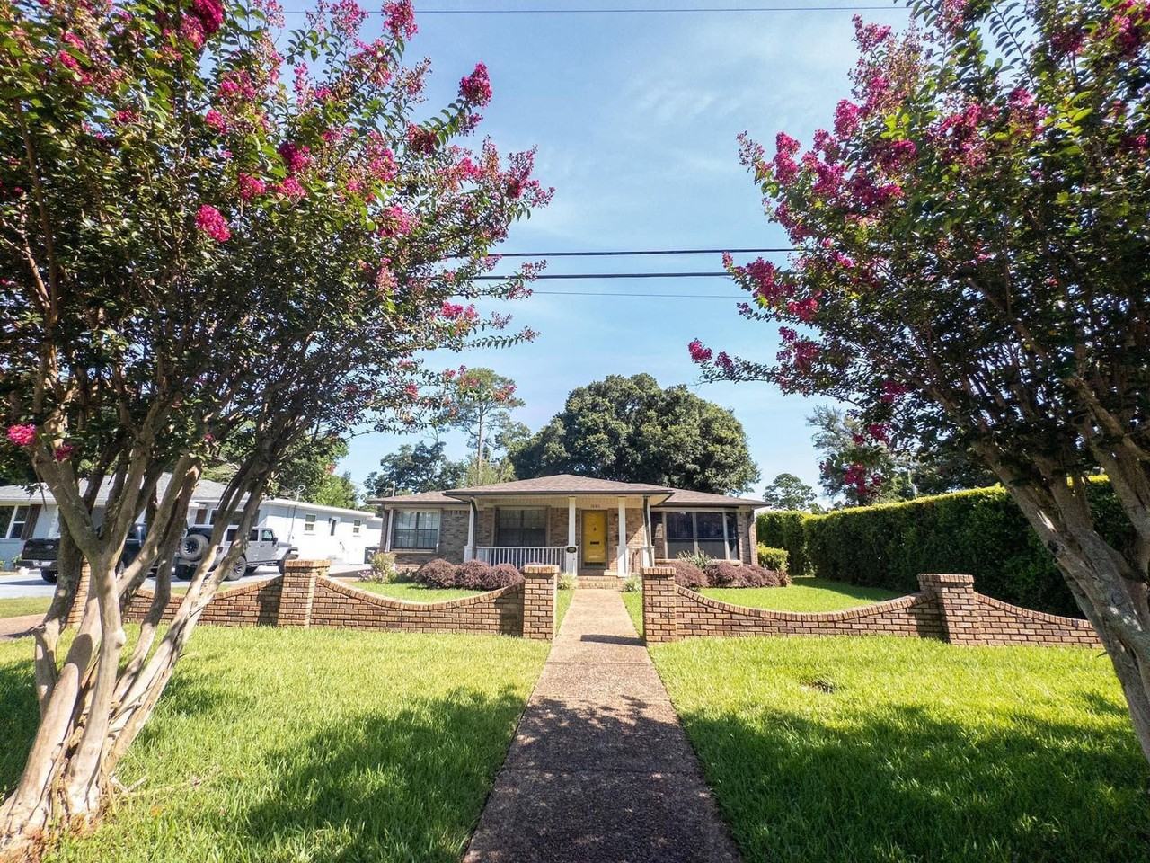 1660 E Hayes St - Photo 2 of 27