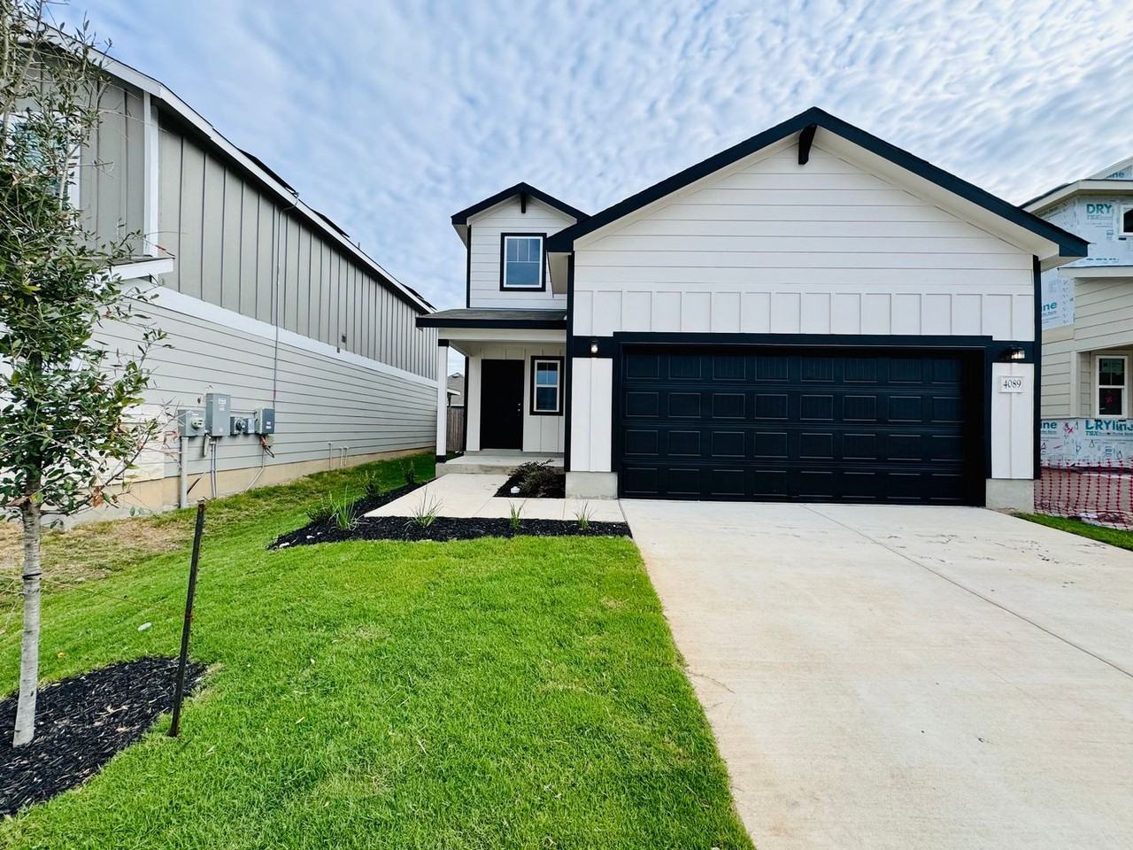 4089 Lily Glade Ln - Photo 2 of 43
