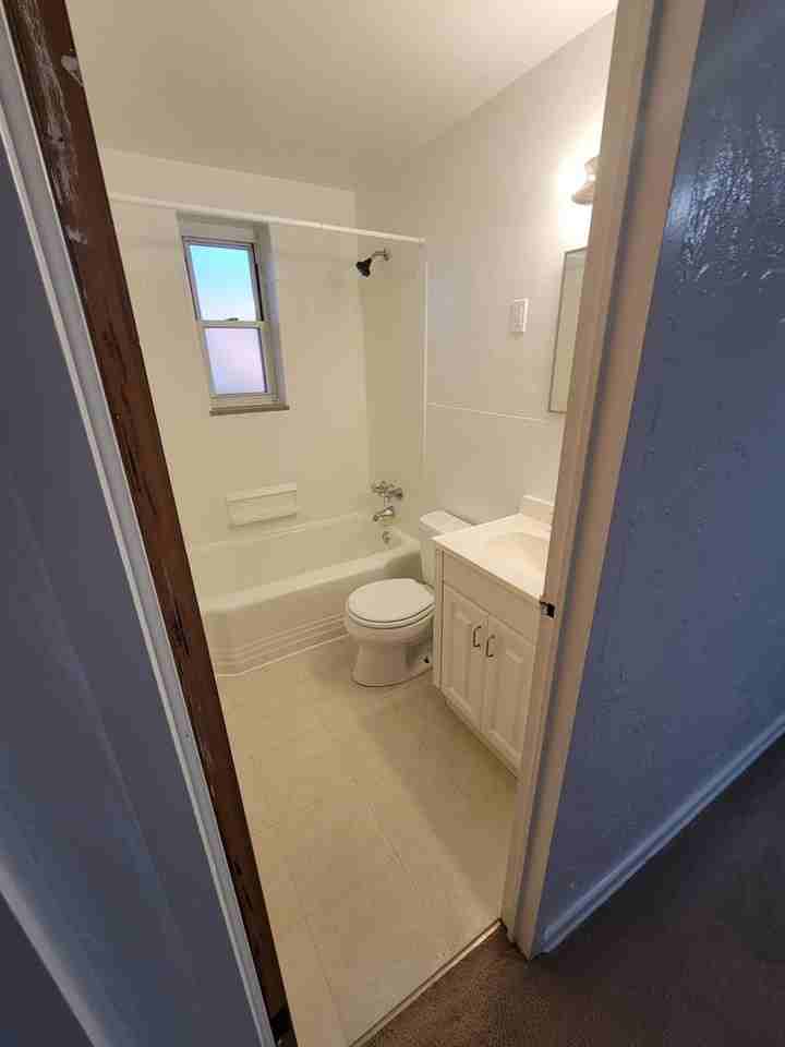 Treehouse Apartments - Photo 4 of 8