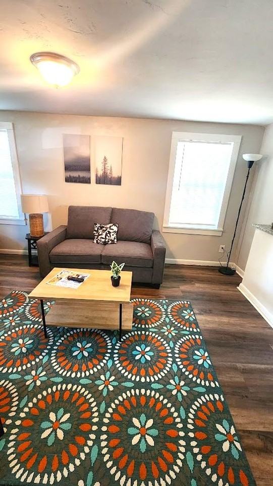 3403 Nw 17th St #B - Photo 4 of 21