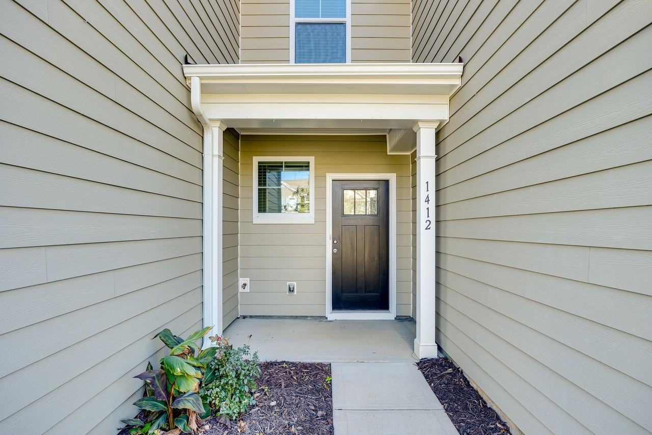 1412 Bramblewood Dr - Photo 3 of 39
